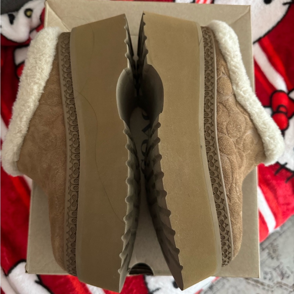 Coach Tan Suede Slippers with White Fur Trim - Picture 4 of 9